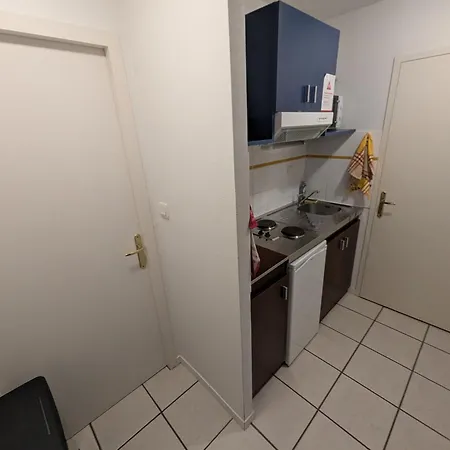 Dans Résidence Avec Piscine Extérieure Appartamento